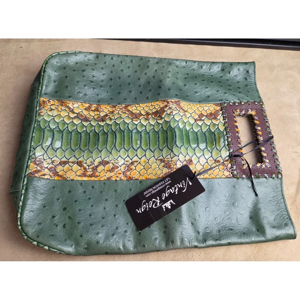 VINTAGE REIGN Ostrich/Snake-like Leather Convertible Clutch, Purse, Y2K, Boho